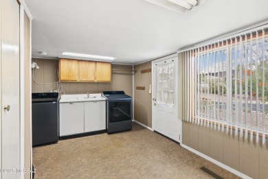 ***LOCATION!*** This well-kept 3 bedroom home features a split on Tucson Estates Golf Course in Arizona - for sale on GolfHomes.com, golf home, golf lot