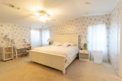 Retirement Haven in Central Florida    Welcome to your turnkey on Southern Dunes Golf and Country Club in Florida - for sale on GolfHomes.com, golf home, golf lot