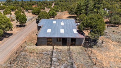 Escape to the tranquility of the countryside with this beautiful on Silver Creek Golf Club in Arizona - for sale on GolfHomes.com, golf home, golf lot
