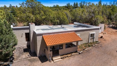 Escape to the tranquility of the countryside with this beautiful on Silver Creek Golf Club in Arizona - for sale on GolfHomes.com, golf home, golf lot