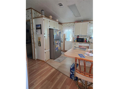 Under contract-accepting backup offers. This cozy 2 bedroom 2 on Zellwood Station Country Club in Florida - for sale on GolfHomes.com, golf home, golf lot