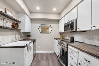 Price Reduced! Unlimited golf for TWO included in HOA. Privacy on Twin Lakes Village Golf Course in Idaho - for sale on GolfHomes.com, golf home, golf lot