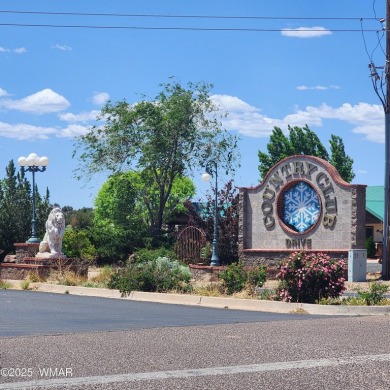 Live where you play - or simply live in a sweet community of on Snowflake Municipal Golf Course in Arizona - for sale on GolfHomes.com, golf home, golf lot