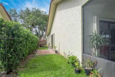 Welcome to this beautifully updated 2-bedroom, 2-bathroom villa on Bonaventure Country Club in Florida - for sale on GolfHomes.com, golf home, golf lot