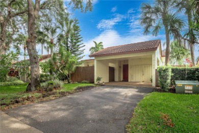 Welcome to this beautifully updated 2-bedroom, 2-bathroom villa on Bonaventure Country Club in Florida - for sale on GolfHomes.com, golf home, golf lot