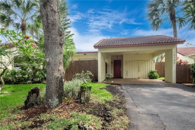 Welcome to this beautifully updated 2-bedroom, 2-bathroom villa on Bonaventure Country Club in Florida - for sale on GolfHomes.com, golf home, golf lot