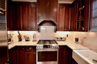 Mirasol Model | Mint Condition | The Greens at Half Hollow - 55+ on The Greens At Half Hollow in New York - for sale on GolfHomes.com, golf home, golf lot