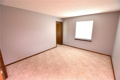Move-In Ready 2 Bed, 2 Bath Townhouse - Prime Location with on Holiday Island Executive Golf Course in Arkansas - for sale on GolfHomes.com, golf home, golf lot
