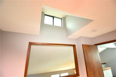 Move-In Ready 2 Bed, 2 Bath Townhouse - Prime Location with on Holiday Island Executive Golf Course in Arkansas - for sale on GolfHomes.com, golf home, golf lot