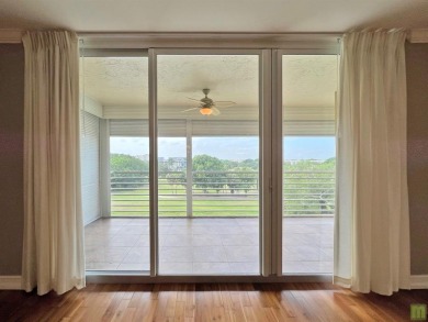 Beautifully updated sixth floor corner unit condo in Palm Aire's on Palm-Aire Country Club and Resort - The Oaks in Florida - for sale on GolfHomes.com, golf home, golf lot