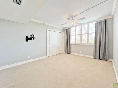 Beautifully updated sixth floor corner unit condo in Palm Aire's on Palm-Aire Country Club and Resort - The Oaks in Florida - for sale on GolfHomes.com, golf home, golf lot