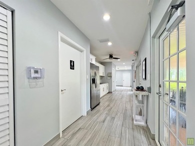 Beautifully updated corner unit condo in Palm Aire's highly on Palm-Aire Country Club and Resort - The Oaks in Florida - for sale on GolfHomes.com, golf home, golf lot