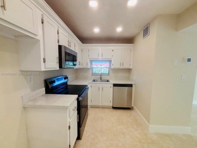 Renovated condo offers 1 bedroom plus den and 1.5 bathrooms on Hollybrook Golf and Tennis Club  in Florida - for sale on GolfHomes.com, golf home, golf lot