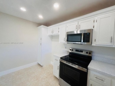 Renovated condo offers 1 bedroom plus den and 1.5 bathrooms on Hollybrook Golf and Tennis Club  in Florida - for sale on GolfHomes.com, golf home, golf lot