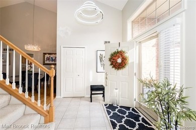 Welcome to The Villas at Beacon Hill--an updated, rare 4-bedroom on Beacon Hill Golf Club in Michigan - for sale on GolfHomes.com, golf home, golf lot