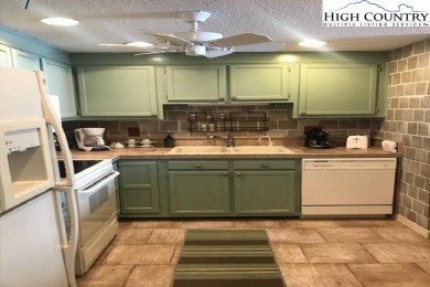 Comfortable! Exclusive 10th Floor 'Citadel' side Unit. Fabulous on Sugar Mountain Golf Course in North Carolina - for sale on GolfHomes.com, golf home, golf lot