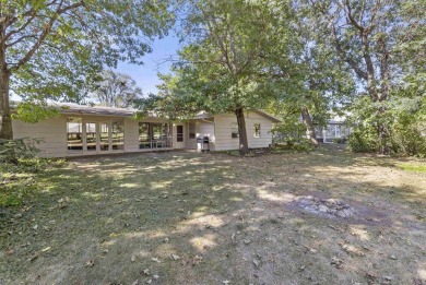 Take a look at this really nice, unique ranch that backs up to on Rockford Country Club in Illinois - for sale on GolfHomes.com, golf home, golf lot