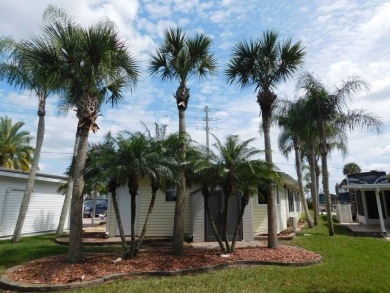 This wonderful RV site is complete with a 664 sq.ft. Executive on The Great Outdoors Golf and Country Club in Florida - for sale on GolfHomes.com, golf home, golf lot