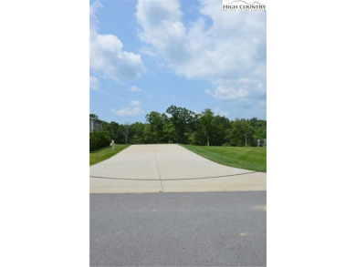 Come to the Blue Ridge Mountains and enjoy *The Village of on Olde Beau Golf Course in North Carolina - for sale on GolfHomes.com, golf home, golf lot