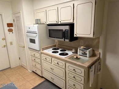 This move-in ready home is waiting for new owners! Perfect as a on Sun City Lakes West and East in Arizona - for sale on GolfHomes.com, golf home, golf lot