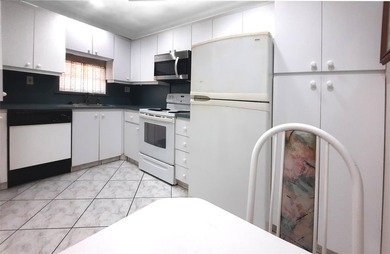 Priced to sell quickly. Make this corner unit your own with on Hollybrook Golf and Tennis Club  in Florida - for sale on GolfHomes.com, golf home, golf lot