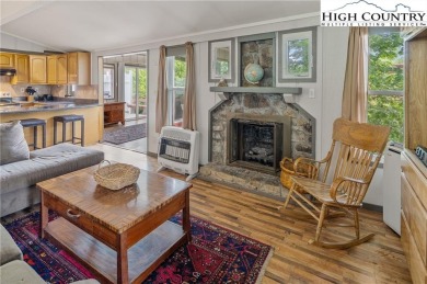Linville Living with Grandfather Mountain Views!
Charming 2BR/1 on Land Harbor Golf Course in North Carolina - for sale on GolfHomes.com, golf home, golf lot