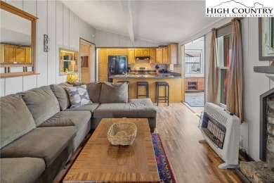 Linville Living with Grandfather Mountain Views!
Charming 2BR/1 on Land Harbor Golf Course in North Carolina - for sale on GolfHomes.com, golf home, golf lot