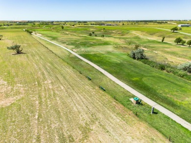 Country living just outside of town. A beautiful golf course on Hidden Hills Municipal Golf Course in Texas - for sale on GolfHomes.com, golf home, golf lot