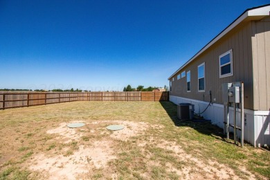 Country living just outside of town. A beautiful golf course on Hidden Hills Municipal Golf Course in Texas - for sale on GolfHomes.com, golf home, golf lot