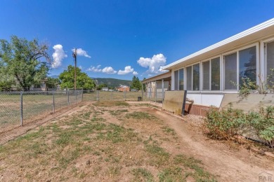 Don't miss out on this well-maintained home located in beautiful on Hollydot Golf Course in Colorado - for sale on GolfHomes.com, golf home, golf lot