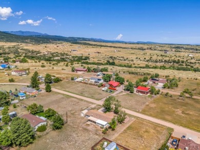 Don't miss out on this well-maintained home located in beautiful on Hollydot Golf Course in Colorado - for sale on GolfHomes.com, golf home, golf lot