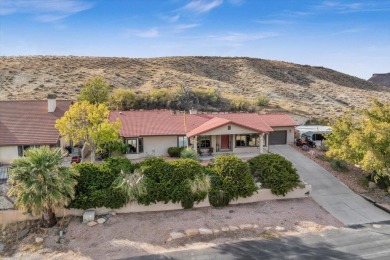 Charming home in Bloomington! This home boasts vaulted ceilings on Bloomington Country Club in Utah - for sale on GolfHomes.com, golf home, golf lot