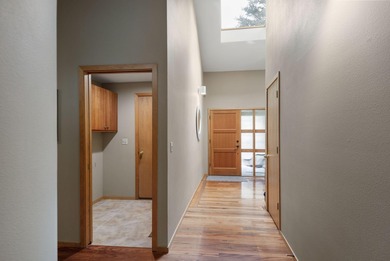 Welcome to your Sunriver retreat! This beautiful 3-bedroom on  in Oregon - for sale on GolfHomes.com, golf home, golf lot