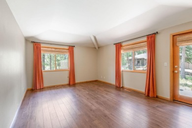 Welcome to your Sunriver retreat! This beautiful 3-bedroom on Sunriver Woodlands Golf Course in Oregon - for sale on GolfHomes.com, golf home, golf lot