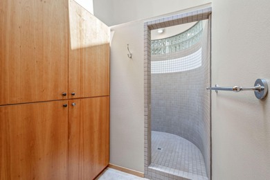 Welcome to your Sunriver retreat! This beautiful 3-bedroom on  in Oregon - for sale on GolfHomes.com, golf home, golf lot