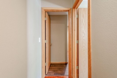 Welcome to your Sunriver retreat! This beautiful 3-bedroom on Sunriver Woodlands Golf Course in Oregon - for sale on GolfHomes.com, golf home, golf lot