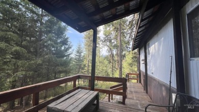 The perfect starter home at Terrace Lakes Resort. Fully on Terrace Lakes Golf Resort in Idaho - for sale on GolfHomes.com, golf home, golf lot