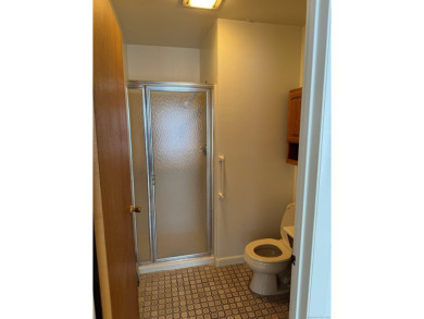 Come see this spacious 1300 square feet condo in the much on Eastwood Country Club in Connecticut - for sale on GolfHomes.com, golf home, golf lot