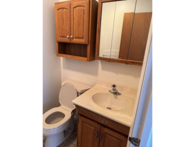 Come see this spacious 1300 square feet condo in the much on Eastwood Country Club in Connecticut - for sale on GolfHomes.com, golf home, golf lot