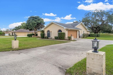 BRAND NEW ROOF TO BE PUT ON BEFORE CLOSE! Discover the perfect on Citrus Hills Golf Club in Florida - for sale on GolfHomes.com, golf home, golf lot