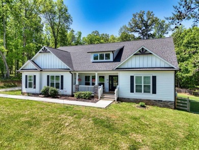 Welcome to 290 Bayside Lane -- a stunning 4-bedroom, 2.5-bath on Old Union Golf Course in Georgia - for sale on GolfHomes.com, golf home, golf lot