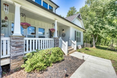 Welcome to 290 Bayside Lane -- a stunning 4-bedroom, 2.5-bath on Old Union Golf Course in Georgia - for sale on GolfHomes.com, golf home, golf lot