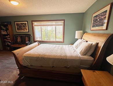 This 3bd/2ba Columbine Lake home on a 1/3 acre lot is situated on Grand Lake Golf Course in Colorado - for sale on GolfHomes.com, golf home, golf lot