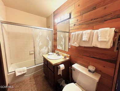 This 3bd/2ba Columbine Lake home on a 1/3 acre lot is situated on Grand Lake Golf Course in Colorado - for sale on GolfHomes.com, golf home, golf lot
