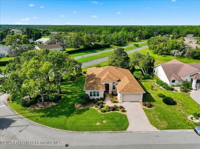Located in Glen Lakes, this 1998 Addison Osprey home has been on Glen Lakes Country Club in Florida - for sale on GolfHomes.com, golf home, golf lot