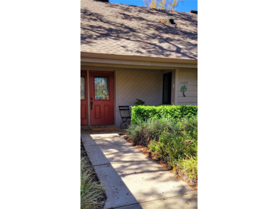 ***PRICE REDUCED*** Welcome home to this cozy villa tucked away on Innisbrook Resort and Golf Club in Florida - for sale on GolfHomes.com, golf home, golf lot