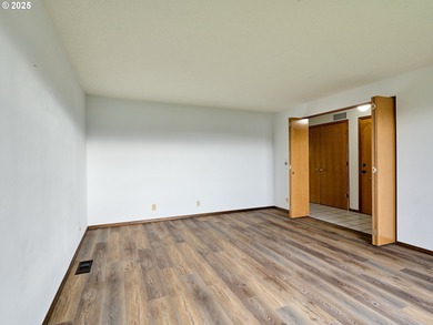 This light-filled, custom-built home in the desirable 55+ on  in Oregon - for sale on GolfHomes.com, golf home, golf lot