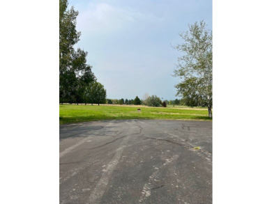 Excellent and rare Arrow Hill building lot that borders the golf on Hamilton Golf Club in Montana - for sale on GolfHomes.com, golf home, golf lot