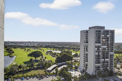 BEAUTIFUL OPEN 2/2, CORNER UNIT WITH VIEW GOLF AND CITY IN A on The President Country Club in Florida - for sale on GolfHomes.com, golf home, golf lot