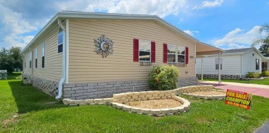 Stunning 3 bedroom 2 bath home in 55,+ Resort style community in on Zephyrhills Municipal Golf Course in Florida - for sale on GolfHomes.com, golf home, golf lot